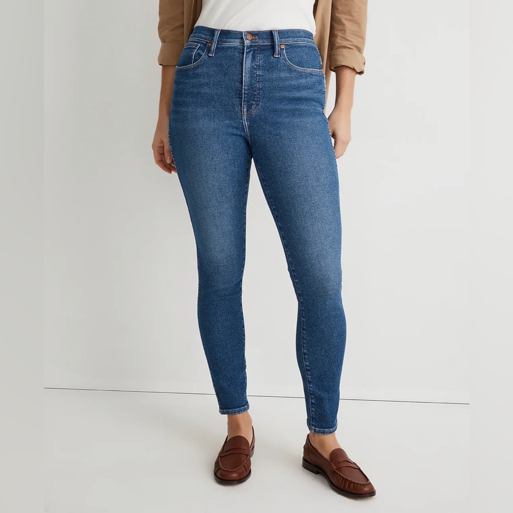 Worn once! Madewell blue wash 10” rise skinny jeans. 29T.
